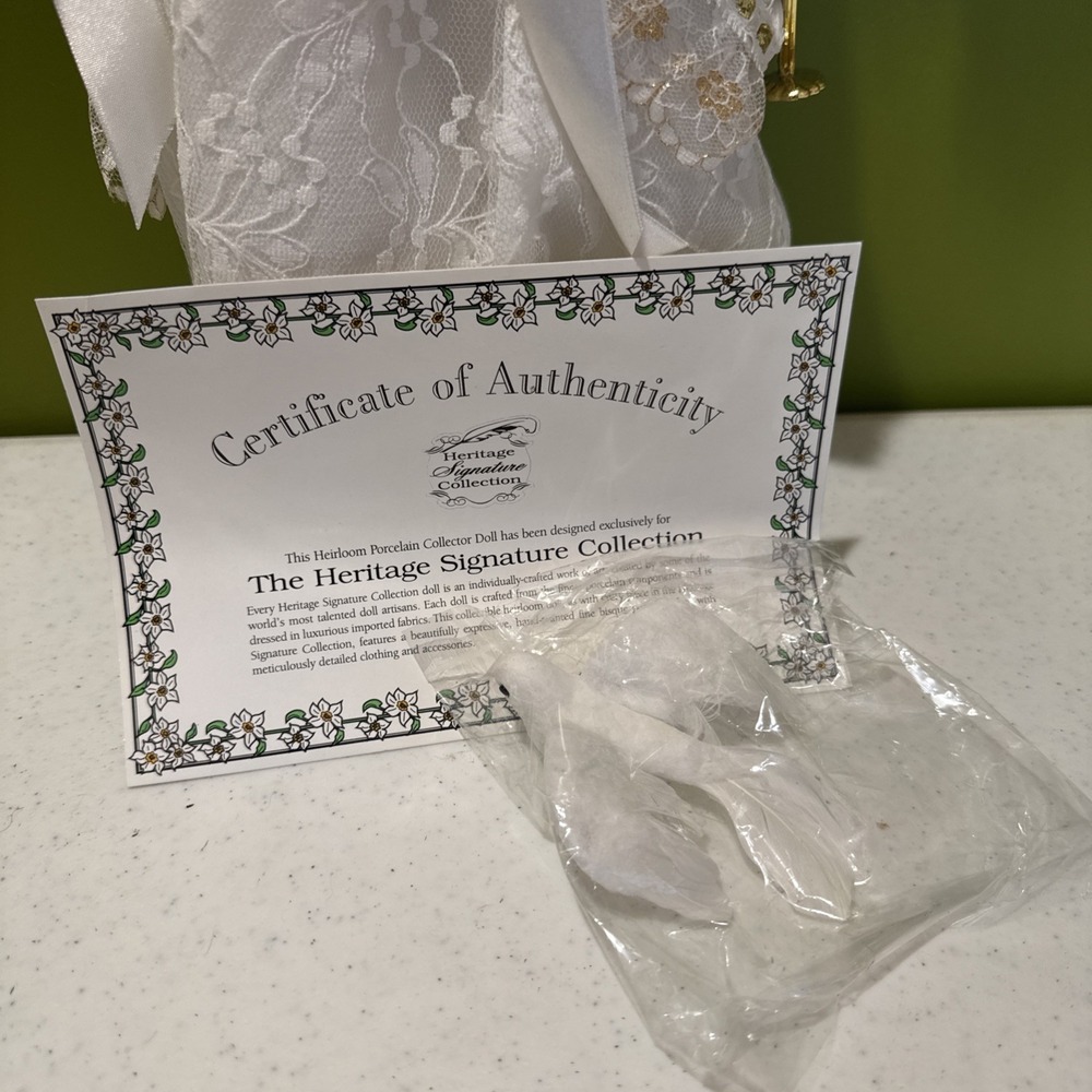Heritage Signature Collection Savannah Doll Blonde Angel Bride Doll CoA Harp - Picture 4 of 16